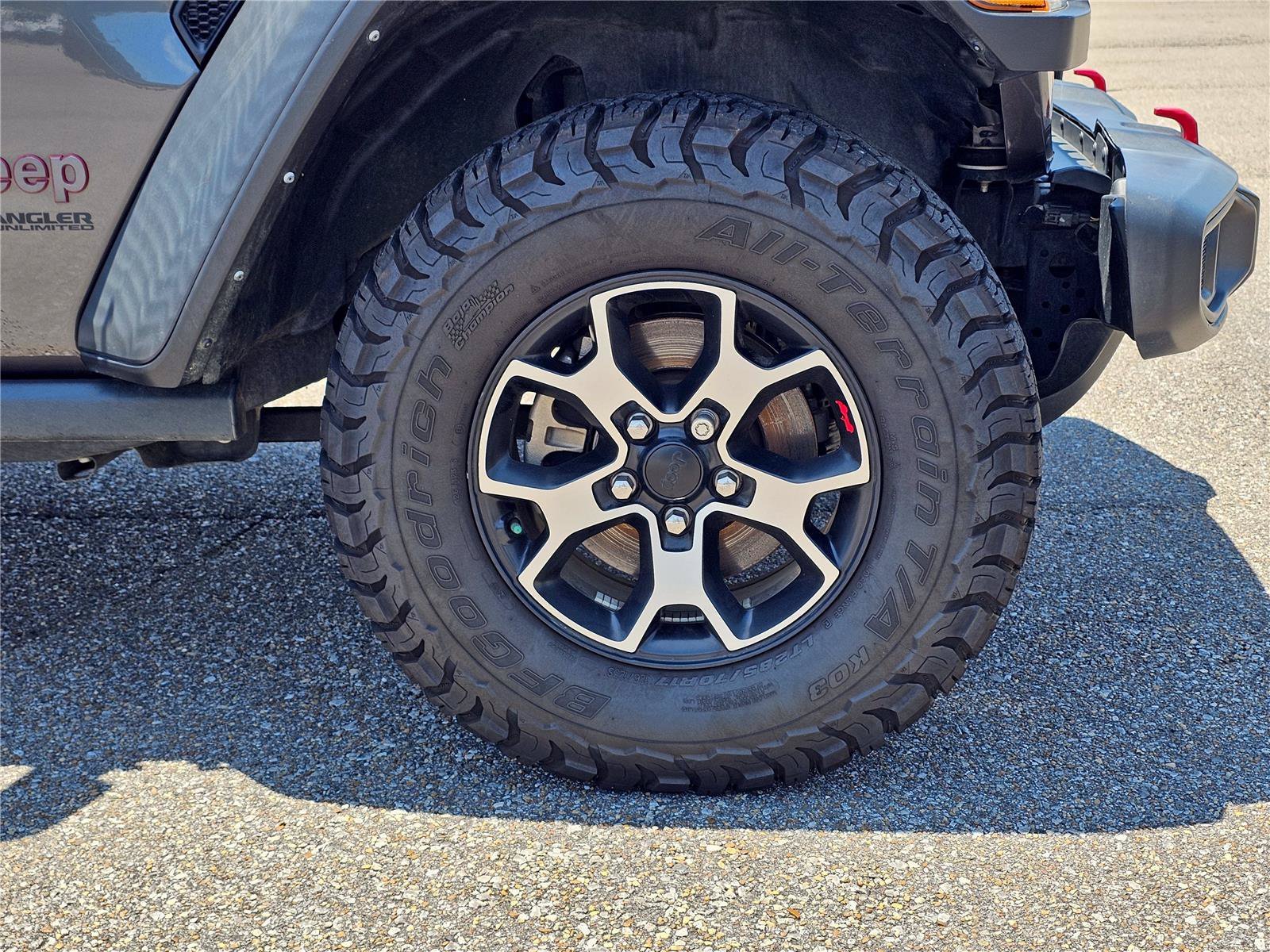 Used 2021 Granite Crystal Metallic Clearcoat Jeep Unlimited Rubicon image 6