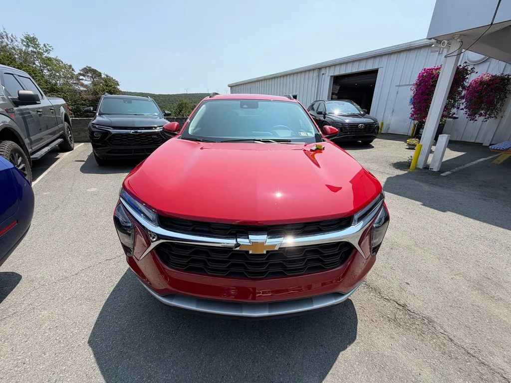 2026 Chevrolet Trax LT - Photo 8