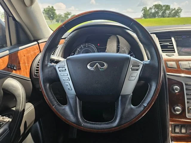 Used 2019 White INFINITI LUXE image 14