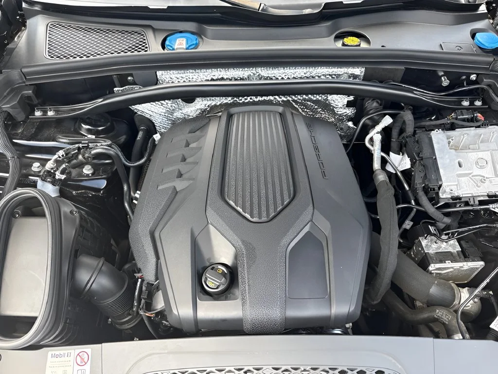 Used 2023  Porsche  image 65