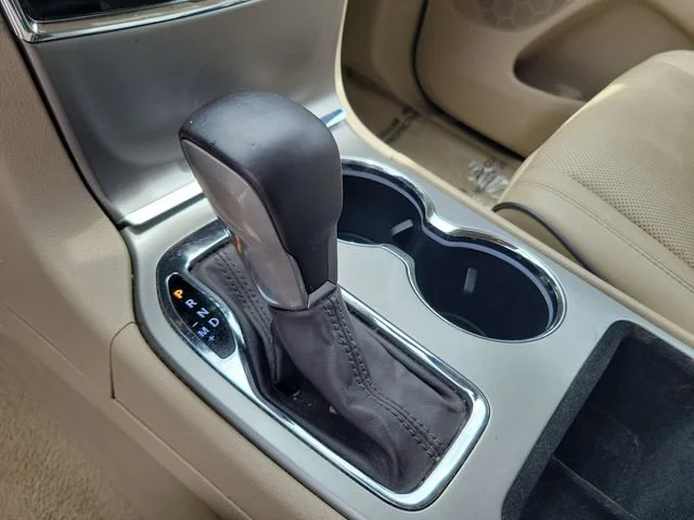 Used 2020 Black Jeep Overland image 32