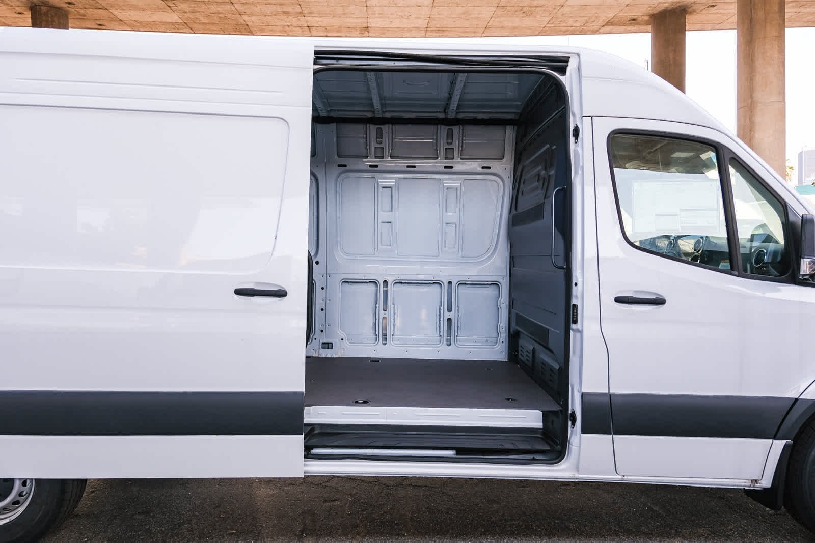New 2025 Arctic White Mercedes-Benz Cargo 170 WB High Roof RWD Electric Motor image 16