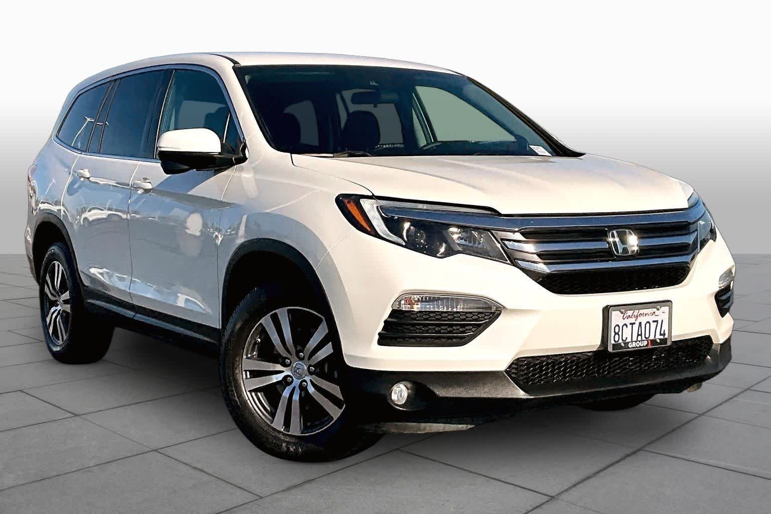 Used 2017 White Diamond Pearl Honda EX image 2
