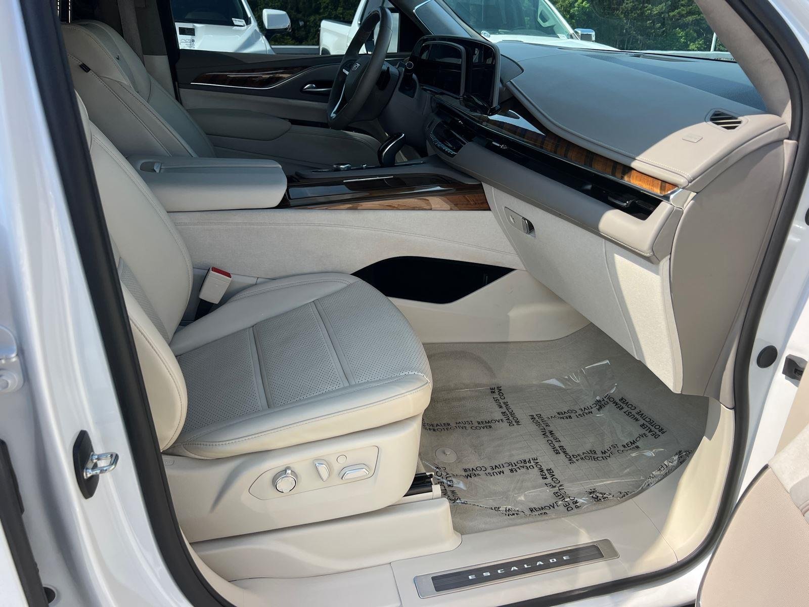 Used 2024 Crystal White Tricoat Cadillac 4WD Sport Platinum image 13