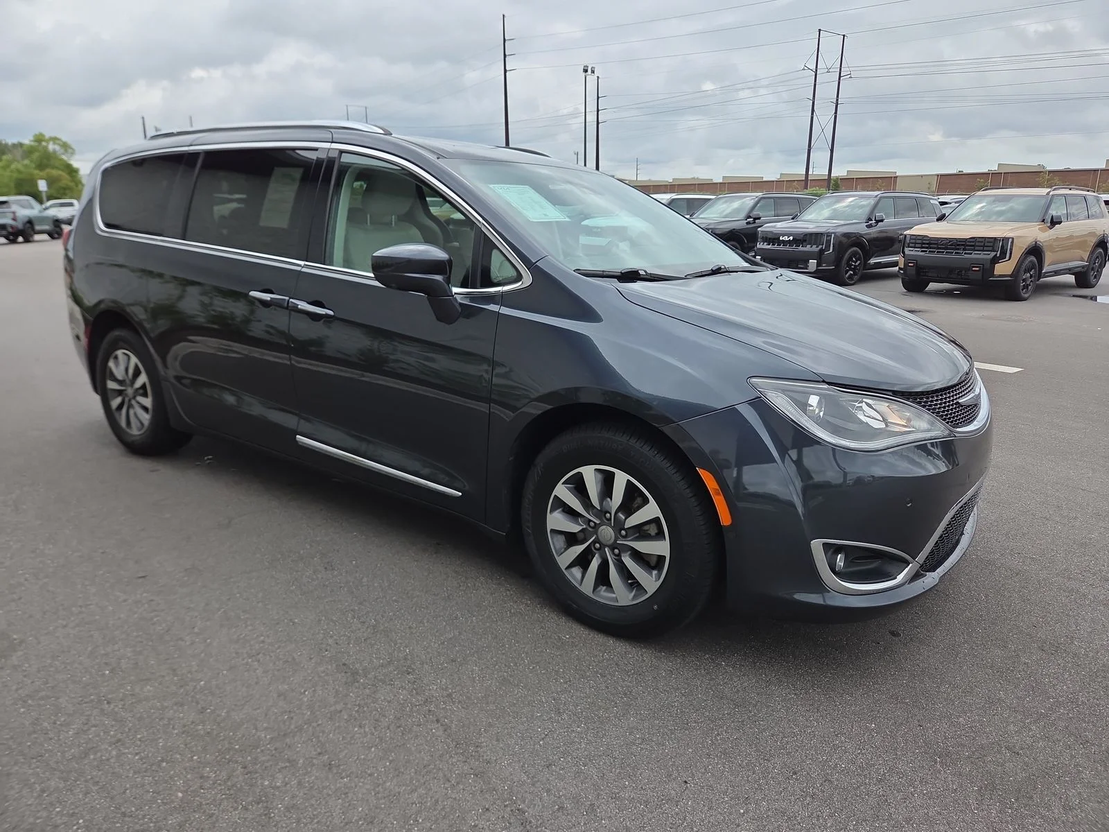 Used 2020 Maximum Steel Metallic Clearcoat Chrysler Touring L Plus image 8