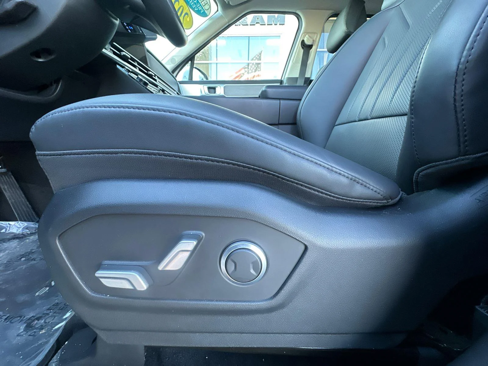 2025 Hyundai Santa Fe SEL - Photo 11