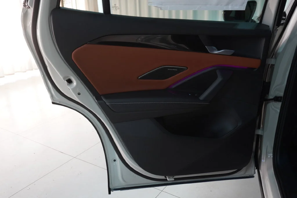 New 2026 Sandstone Volkswagen SEL R-Line Turbo image 28