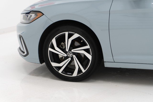 Used 2025 Monument Gray Volkswagen SEL image 11