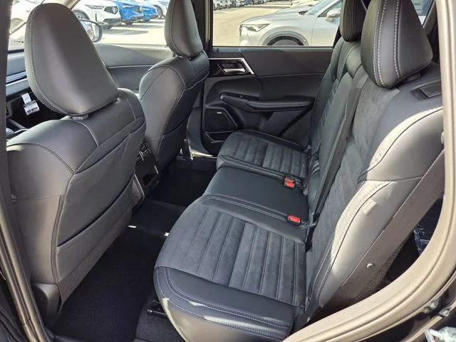 New 2026 Black Mitsubishi SE 1.5T 2WD image 6