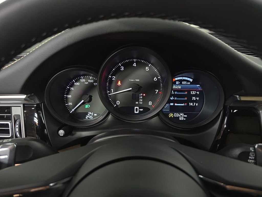 2026 Porsche Macan T - Photo 15