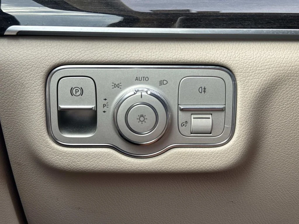 Used 2021 White Mercedes-Benz GLE 450 image 19