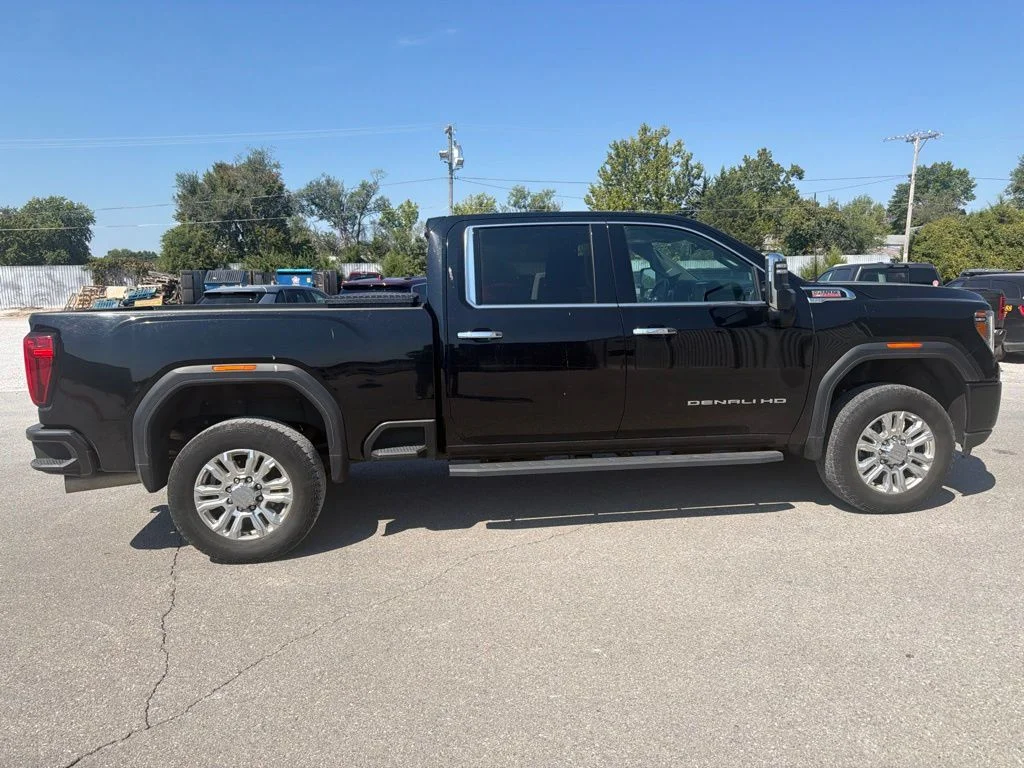 Used 2022 Black GMC Denali image 7
