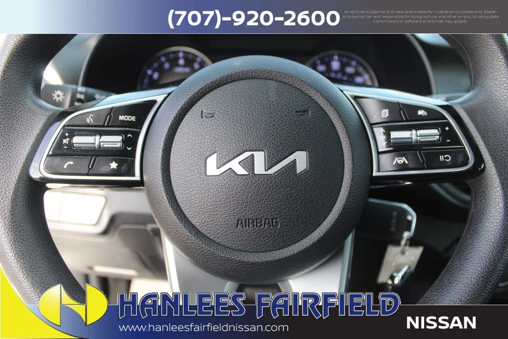 2023 Kia Forte LXS - Photo 25