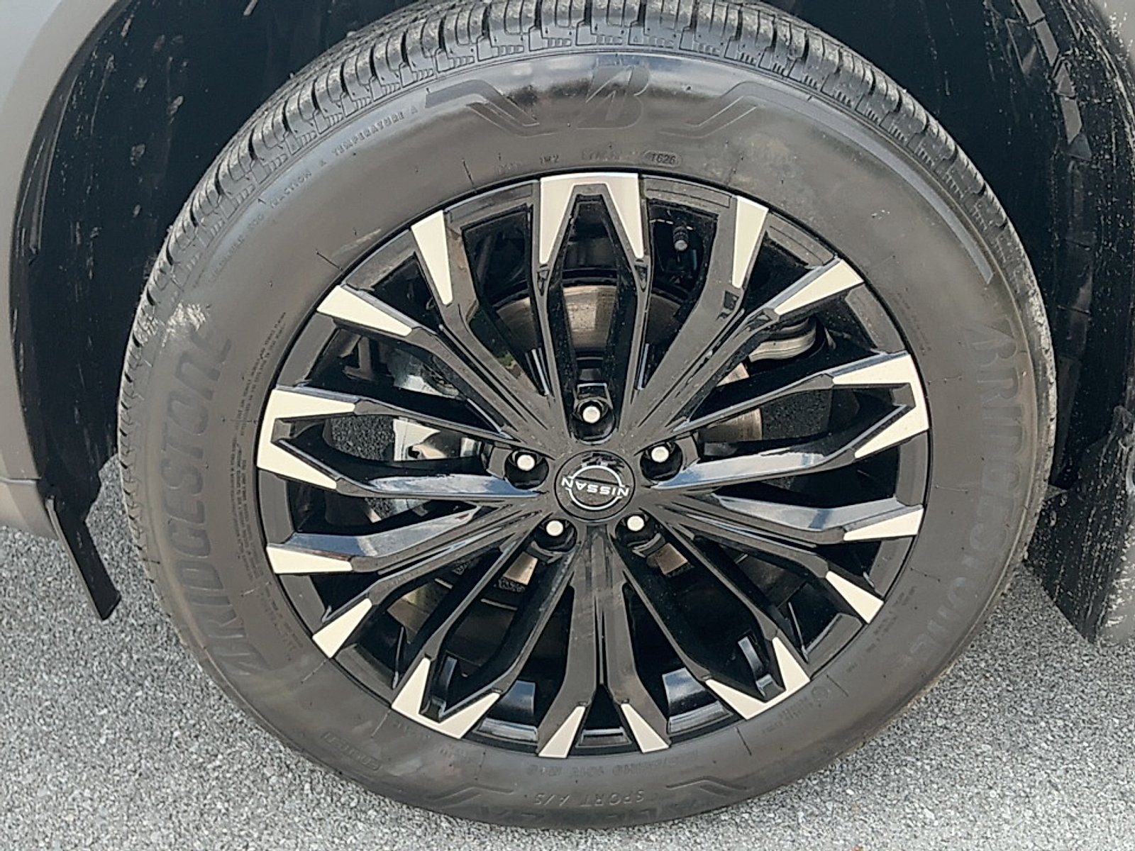 New 2026 Everest White Pearl Tricoat Nissan Dark Armor image 5
