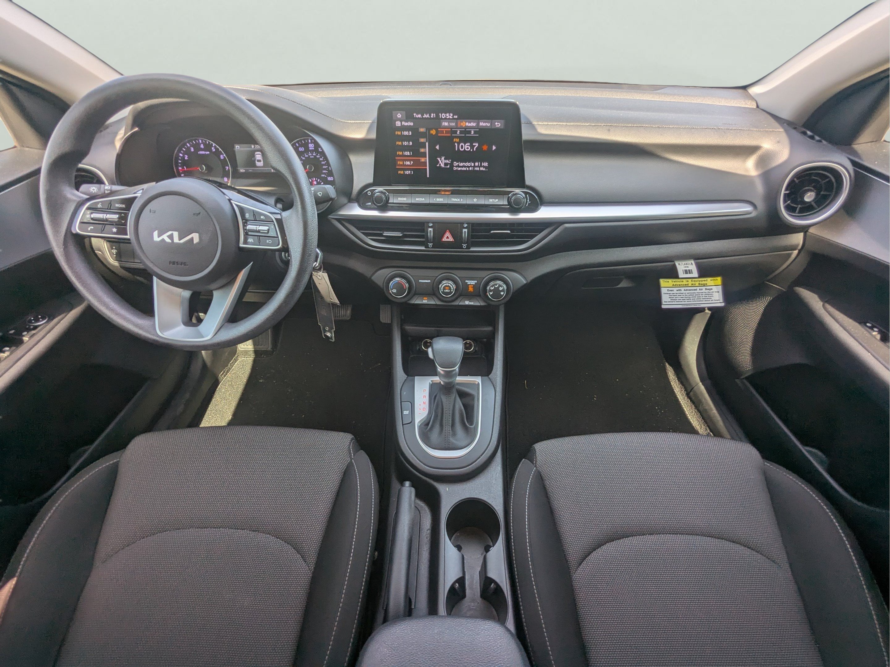 2023 Kia Forte LXS - Photo 11