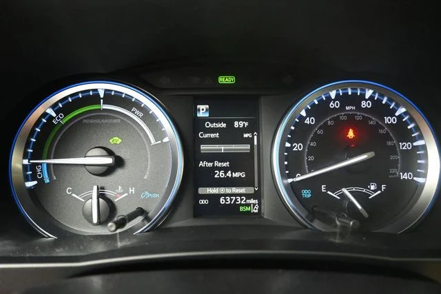 Used 2019 Red Toyota Limited image 38