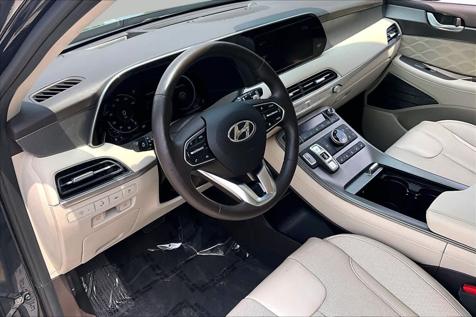 Used 2020 Moonlight Cloud Hyundai Limited image 18