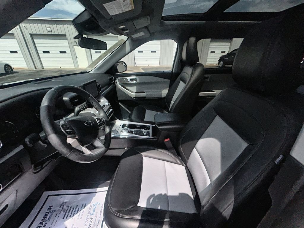 Used 2023 Green Ford XLT image 17