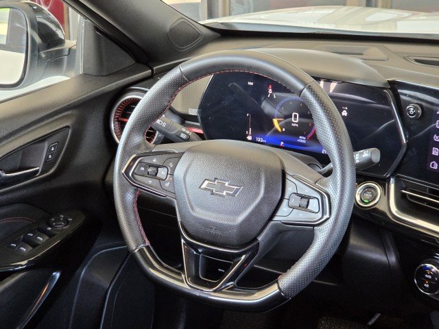 Used 2025 Summit White Chevrolet 2RS image 19