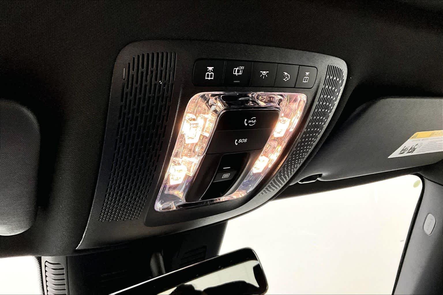 New 2026 Polar White Mercedes-Benz GLB 250 image 18