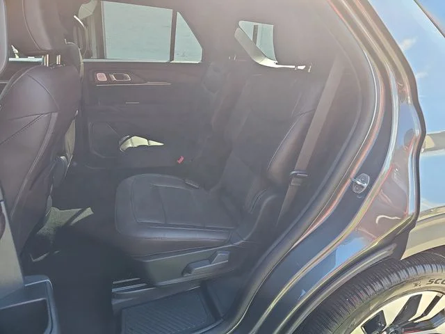 Used 2025 Gray Ford Platinum image 14