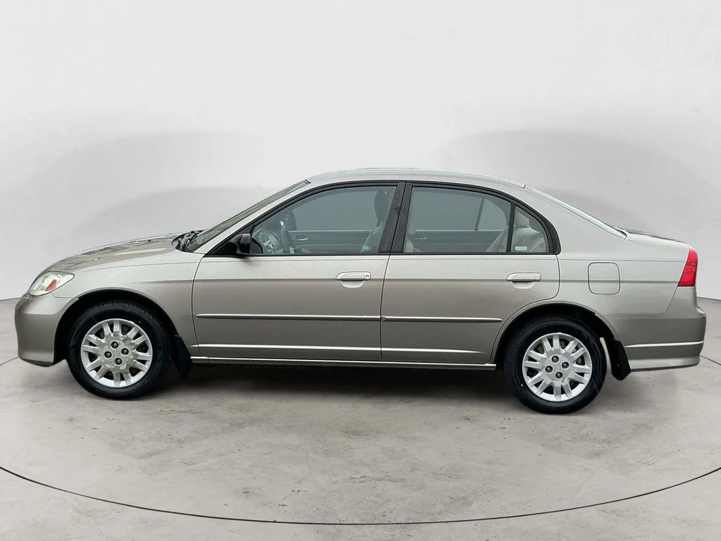 Used 2004 Gold Honda LX image 8