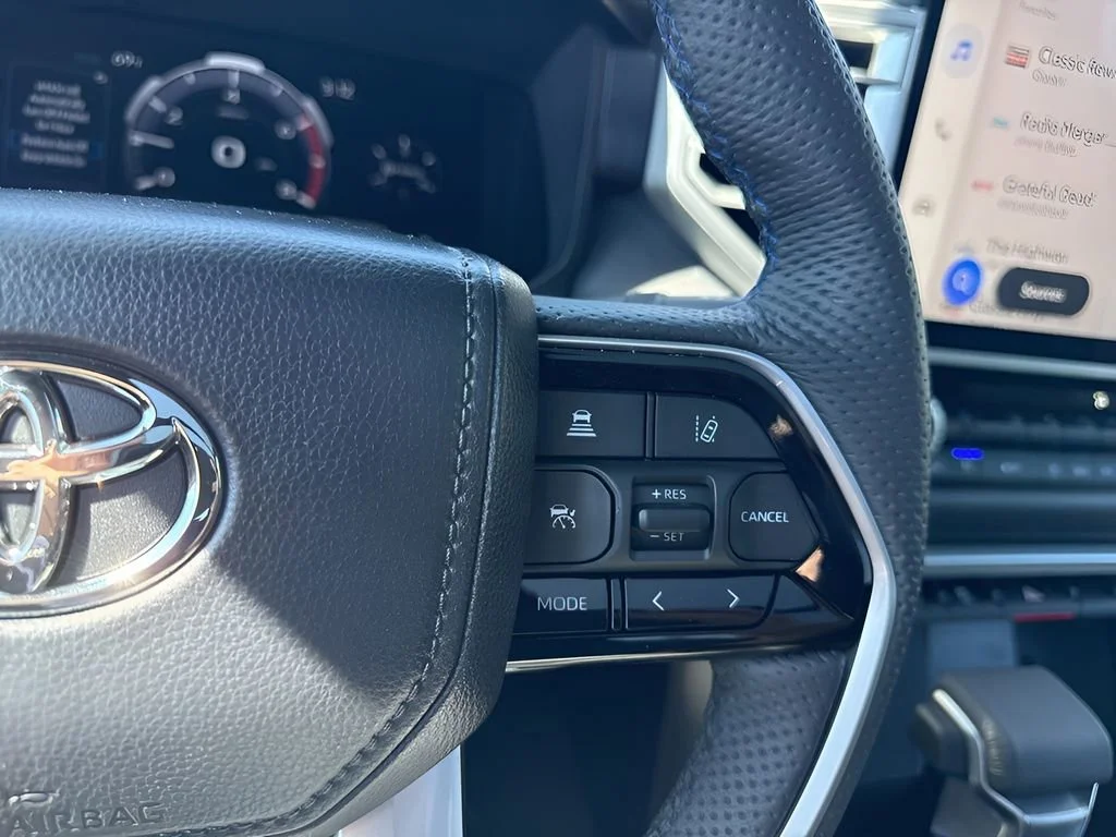 Used 2025 Wind Chill Pearl Toyota Platinum image 18