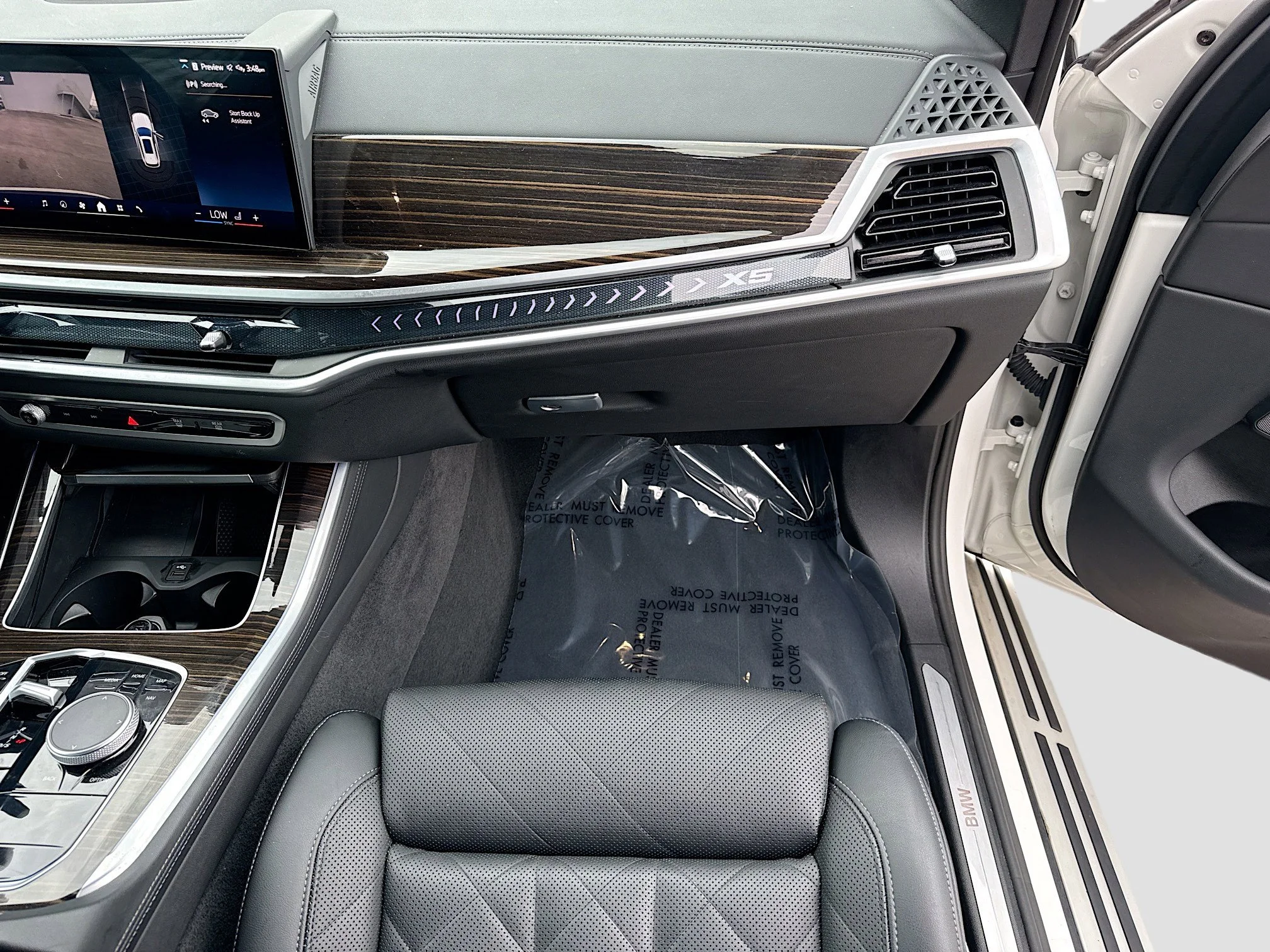 Used 2025 White Metallic BMW xDrive40i image 19