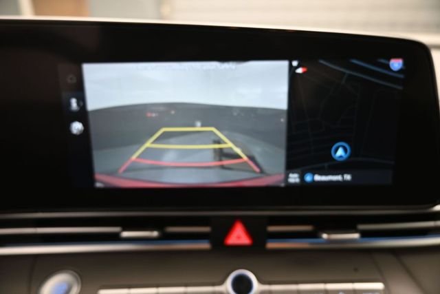 Used 2025 Red Hyundai SEL Convenience image 7