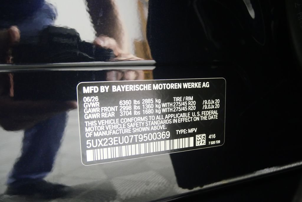 New 2026 Carbon Black Metallic BMW xDrive40i image 24