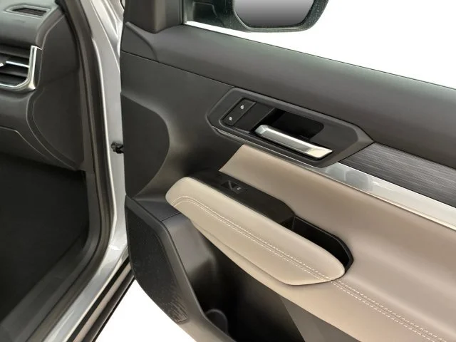 Certified Used 2025 Sterling Metallic GMC Elevation image 15
