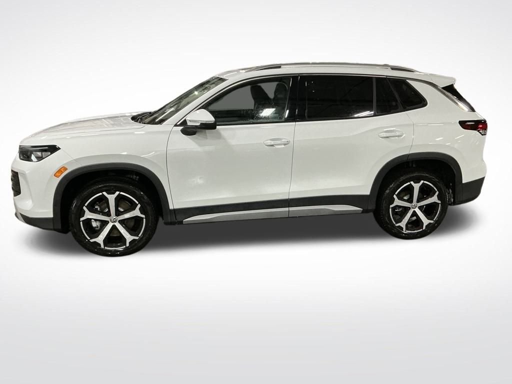New 2026 White/off-white Volkswagen 2.0T SE image 2