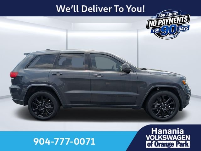 Used 2018 Black Jeep Altitude image 2