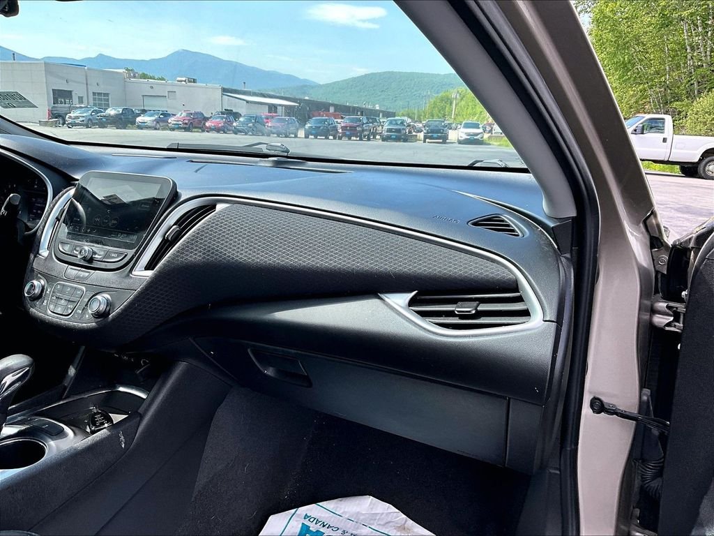 Used 2023 Mineral Gray Metallic Chevrolet LT image 13