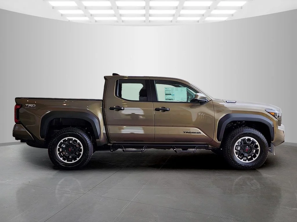 2026 Toyota Tacoma TRD Off Road - Photo 2