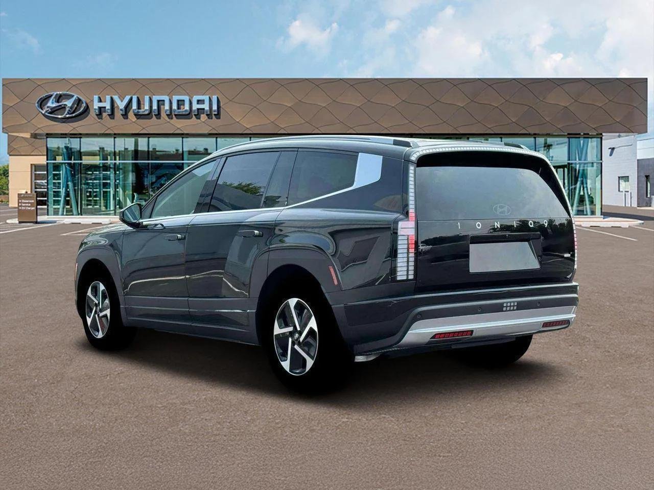 New 2026 Black Hyundai SE image 5