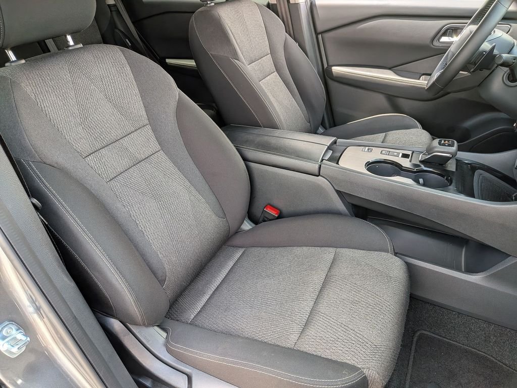 Used 2025 Gun Metallic Nissan SV image 27