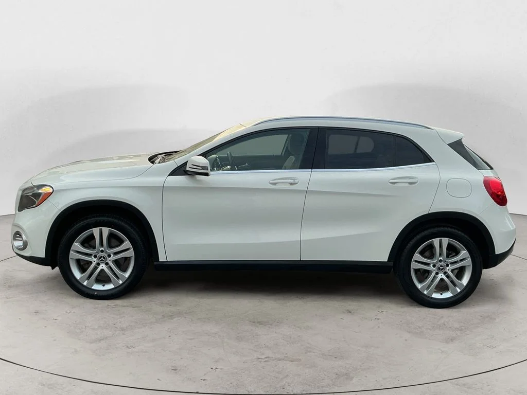 Used 2018 White Mercedes-Benz GLA 250 image 8