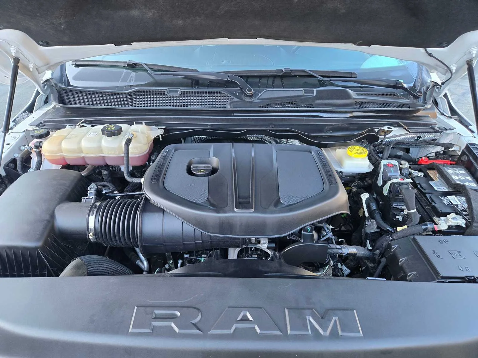 Used 2025  Ram Big Horn image 30