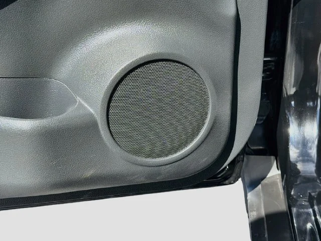 Used 2019 Black Nissan S image 18