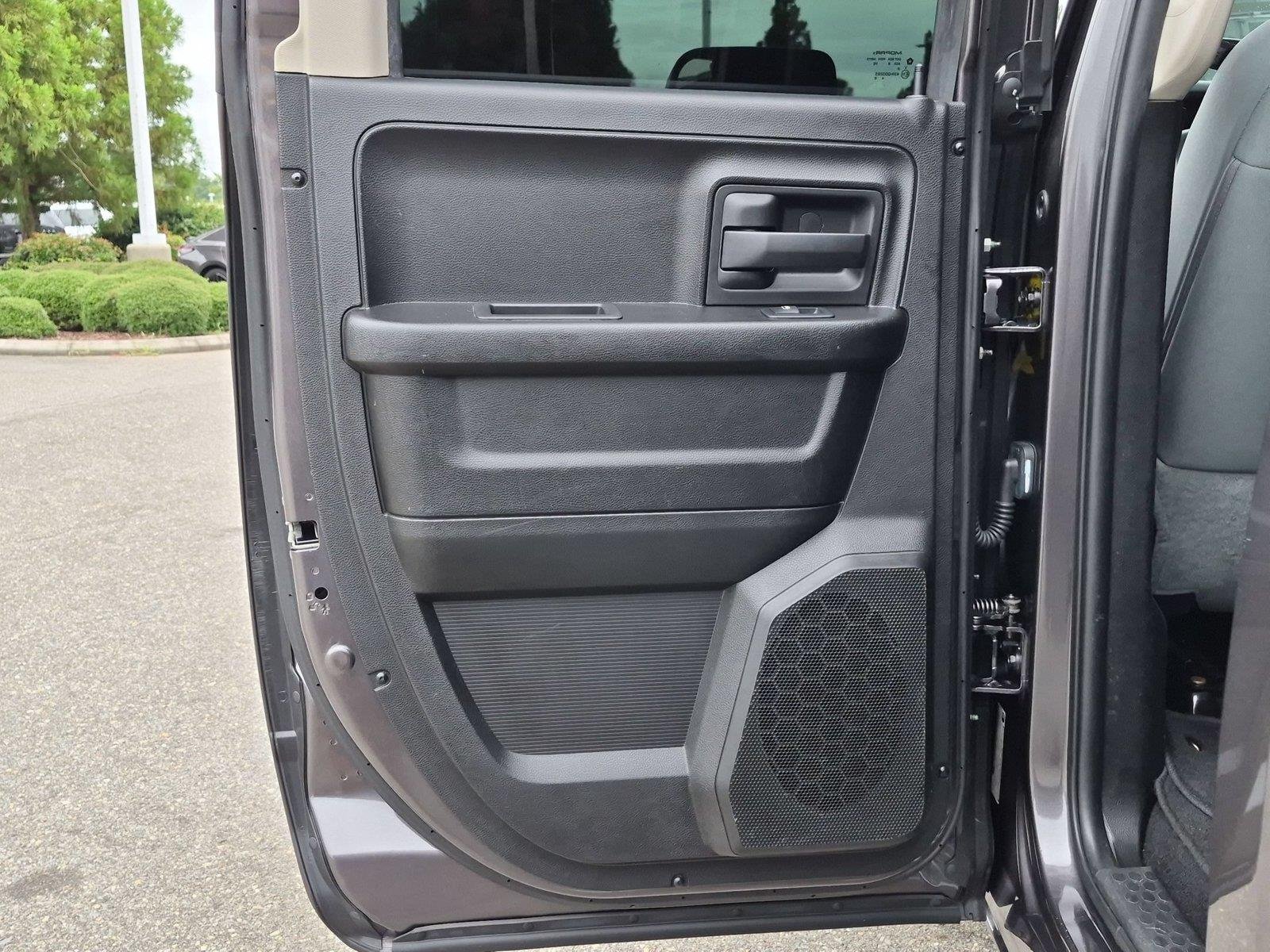 Used 2019 Granite Crystal Metallic Clearcoat Ram Express image 30