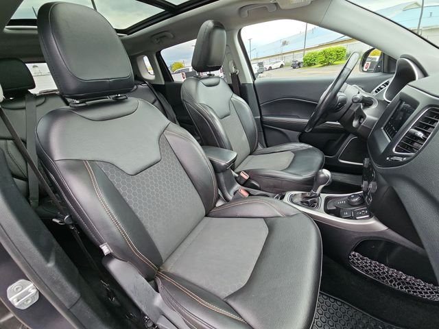 Used 2019 Gray Jeep Latitude image 28