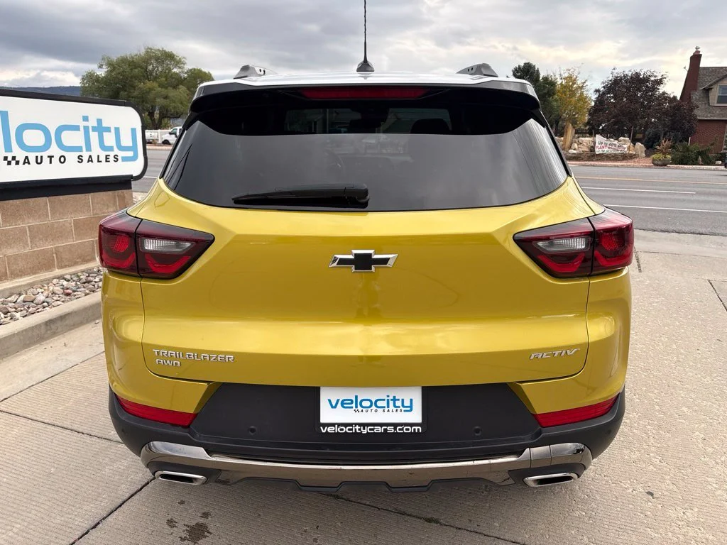 Used 2025 Yellow Chevrolet ACTIV image 5