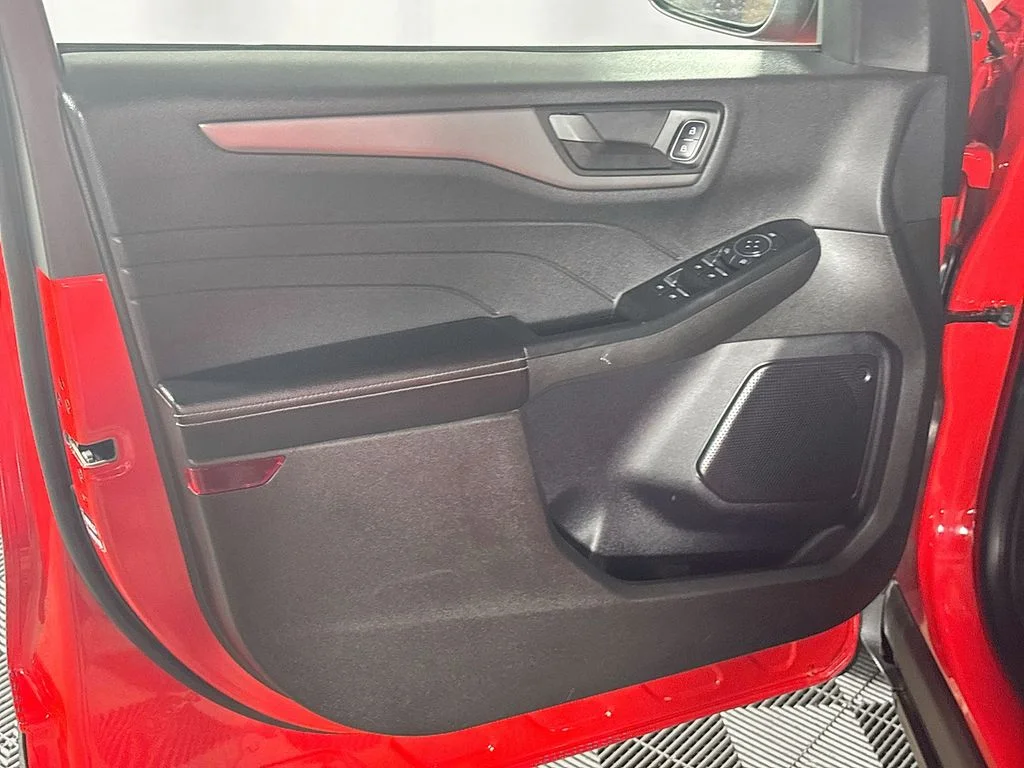Used 2024 Red Ford Active image 10