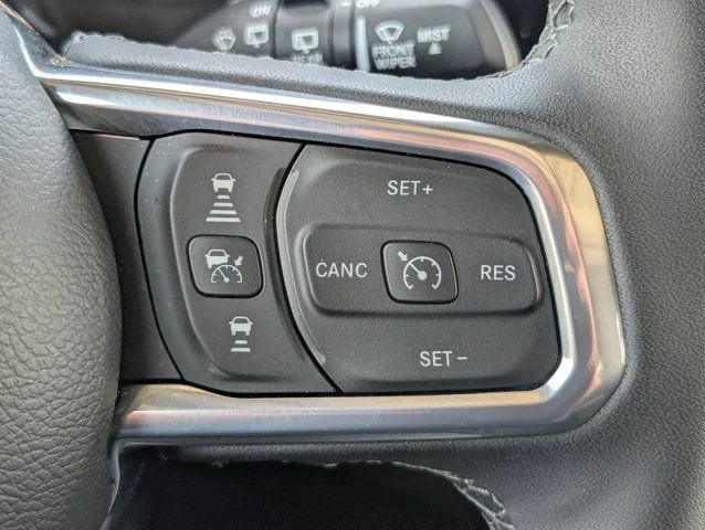 Used 2025 Anvil Clearcoat Jeep Sahara 4xe image 23