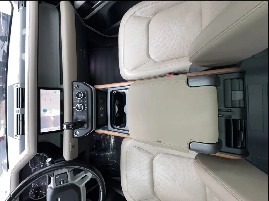 Used 2023 White Land Rover S image 35
