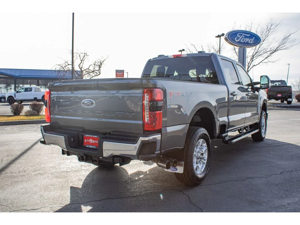 New 2026 Carbonized Gray Metallic Ford XLT image 7