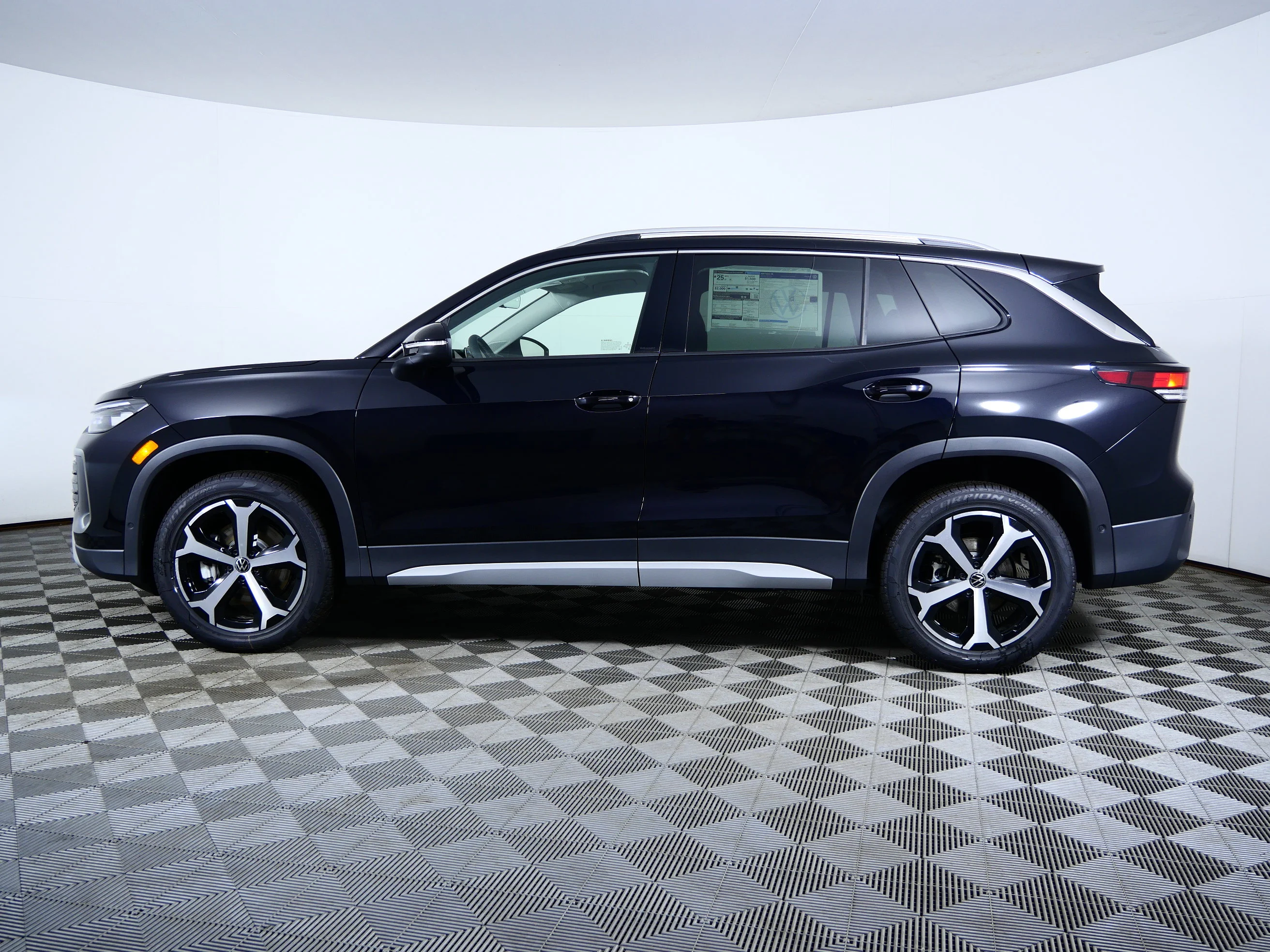 New 2026 Deep Black Pearl Volkswagen SE image 4