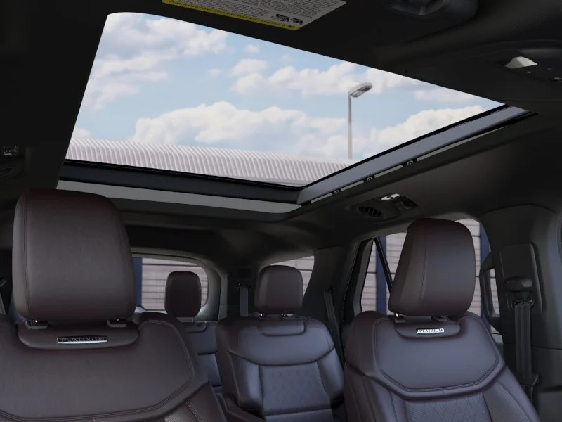 New 2026 Star White Metallic Tri-Coat Ford Platinum™ image 45