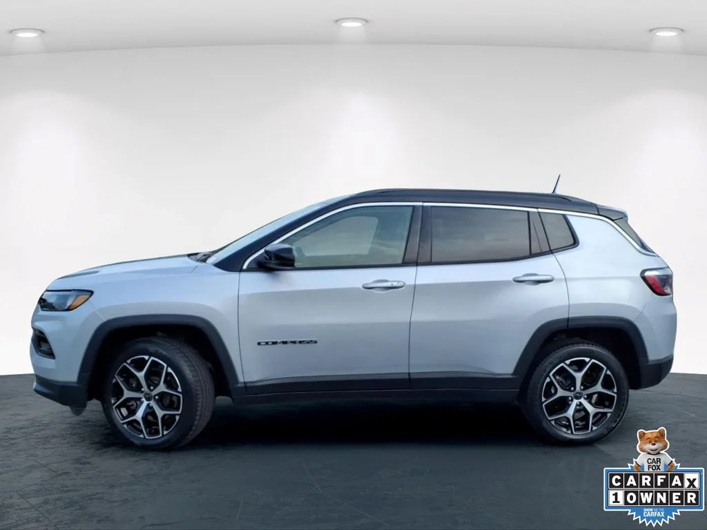 Used 2025 Silver Jeep Limited image 11